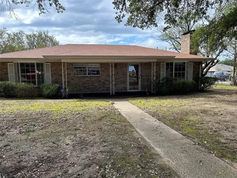 201 W Jeter St, Mabank, TX 75147