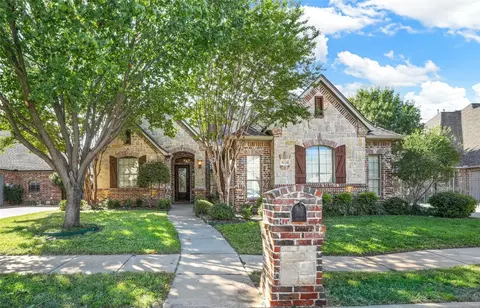 8224 Forest Glenn Dr, North Richland Hills, TX 76182
