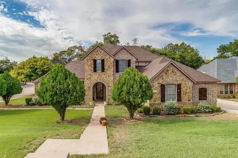 833 Bridgeport Dr, Desoto, TX 75115