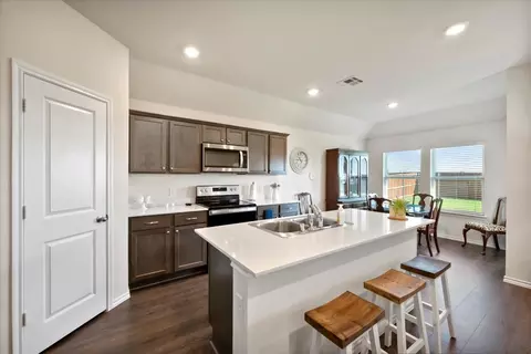 524 Unbridled Rd, Waxahachie, TX 75165