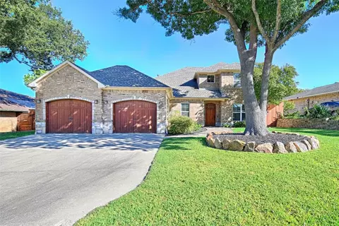 2809 N Surrey Dr, Carrollton, TX 75006