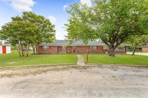 703 N Camden St, Dublin, TX 76446