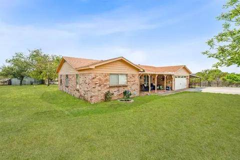 892 Highland Cir, Springtown, TX 76082