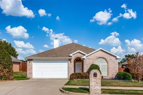 7117 Stewart Ln, Benbrook, TX 76126