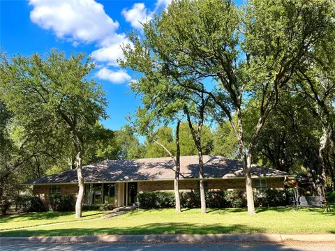 925 Kintner Dr, Graham, TX 76450