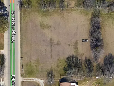 3923 Village Creek Rd, Fort Worth, TX 76119
