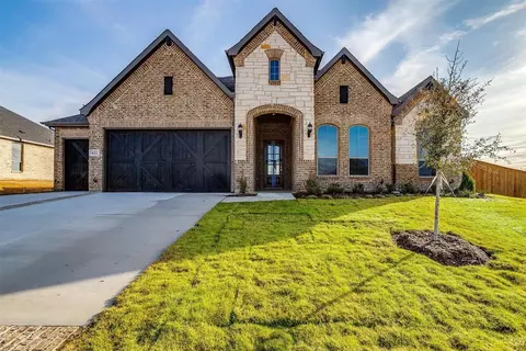 622 Sophia St, Midlothian, TX 76065