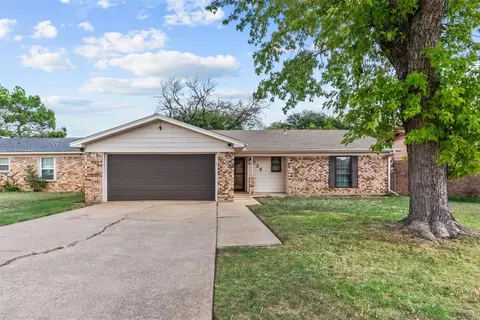 728 Bridle Ave, White Settlement, TX 76108