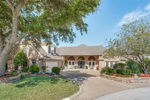 2307 Valarie Ct, Garland, TX 75043