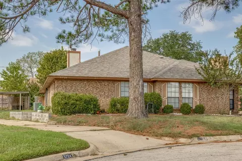 5726 Red Cactus Ct, Arlington, TX 76017