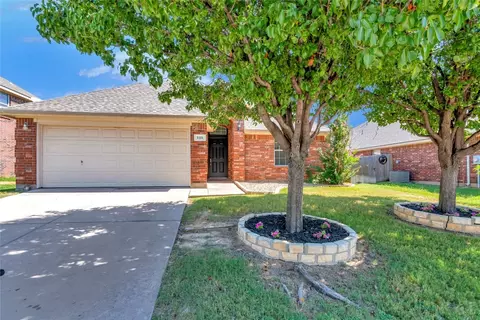 505 Brasher Ln, Euless, TX 76040