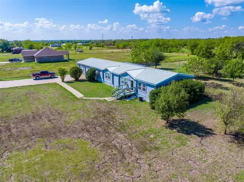 8484 Traildust Dr, Quinlan, TX 75474