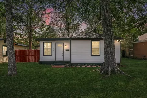 2808 Daisy Ln, Fort Worth, TX 76111