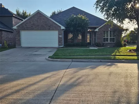 9100 Wild River Dr, Arlington, TX 76002