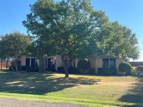 1111 E Sharpshire Dr, Waxahachie, TX 75165