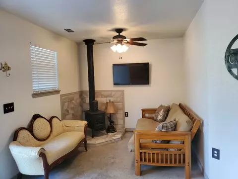 504 Sunset Ln, Sunset, TX 76270 photo 6