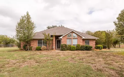 2904 Camaro Dr, Crowley, TX 76036