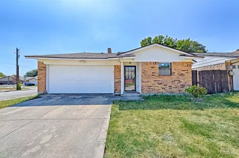 2218 Placid Dr, Carrollton, TX 75007
