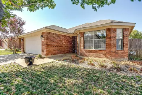 6821 Beverly Glen Dr, Fort Worth, TX 76132