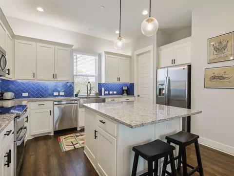 113 W Walters St, Lewisville, TX 75057