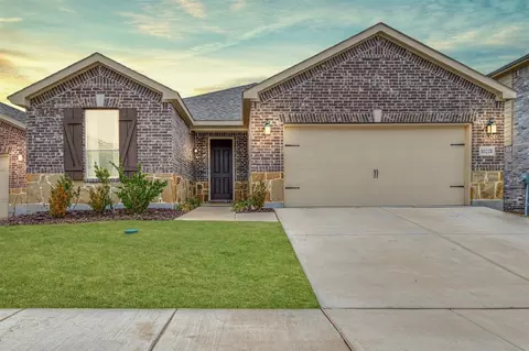 10228 Fox Springs Dr, Fort Worth, TX 76131