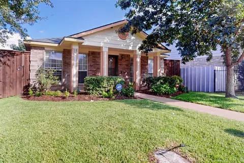2336 Summit Ln, Dallas, TX 75227