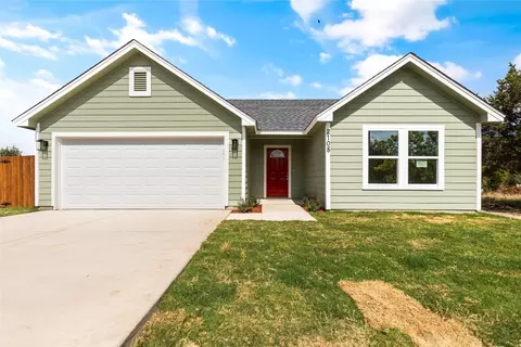 2108 Cactus Aly, Granbury, TX 76048