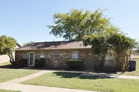 713 Pleasant Manor Ave #2, Burleson, TX 76028