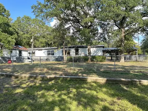 9405 Red Bird Ln, Hawk Cove, TX 75474