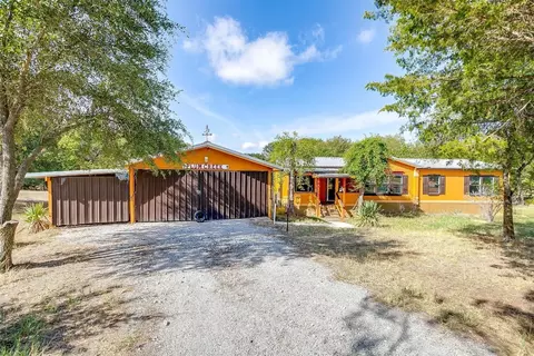 520 Blue Sky Ct, Springtown, TX 76082