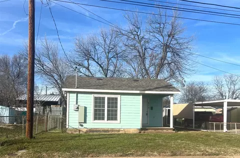 813 Martin Luther King Jr St, Mineral Wells, TX 76067