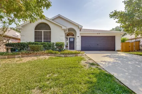 2065 Belvedere Dr, Lewisville, TX 75067