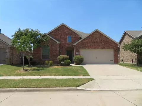 612 Hummingbird Dr, Little Elm, TX 75068
