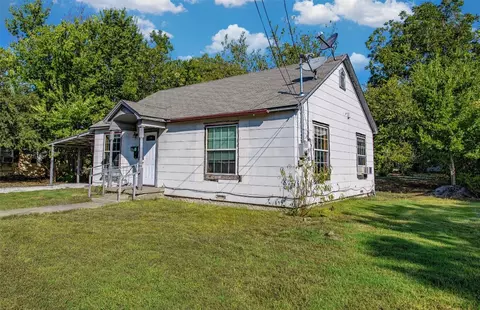 1321 E Tennie St, Gainesville, TX 76240