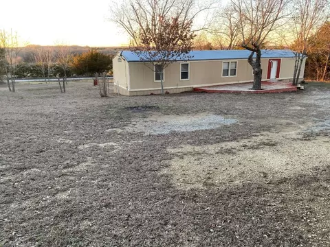 1272 Red Moore Rd, Whitewright, TX 75491