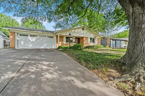 413 Franklin Dr, Euless, TX 76040