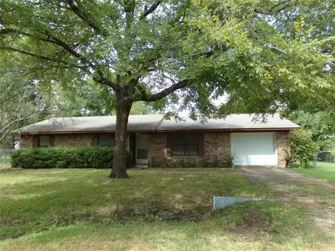 6395 Inwood Dr, Reno, TX 75462