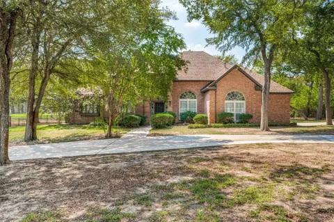 101 W Oak Shores Dr, Cross Roads, TX 76227