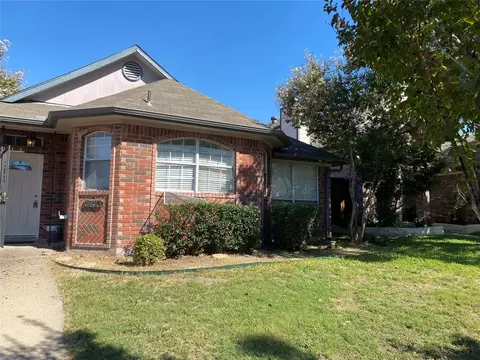 2423 Weatherby Dr, Mesquite, TX 75181