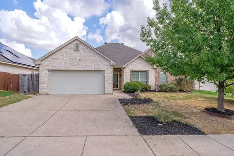 921 Glenview Dr, Aubrey, TX 76227