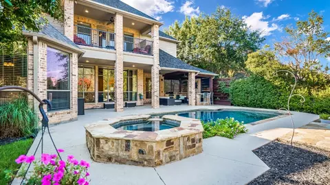 9541 Carson Dr, Lantana, TX 76226