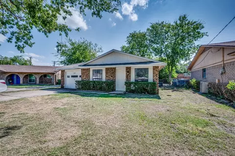 111 Alamo St, Waxahachie, TX 75165