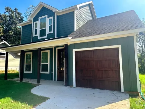 910 W Wilde St, Denison, TX 75020
