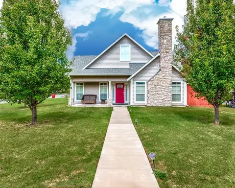176 W Shreveport St, Van Alstyne, TX 75495