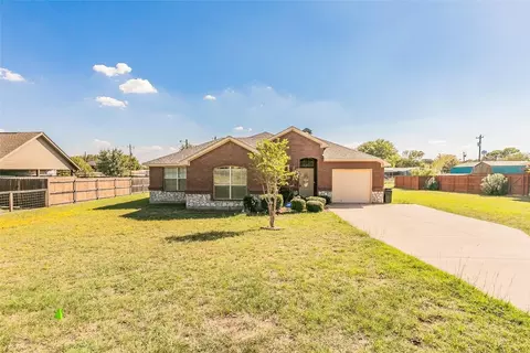 1520 Sandy Beach Rd, Pelican Bay, TX 76020