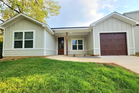 910 W Baker St, Denison, TX 75020