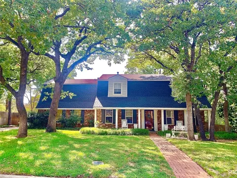 1002 Whispering Oak Ct, Arlington, TX 76012
