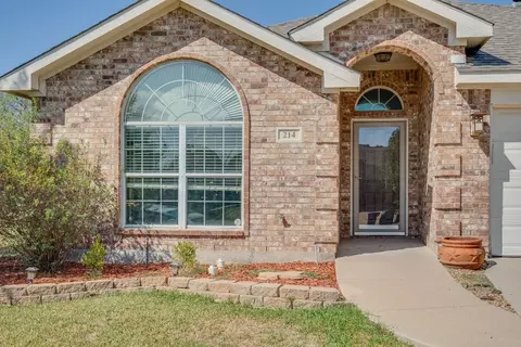 214 Southpeak Ln, Ponder, TX 76259
