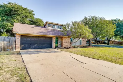 1408 Strickland Dr, Crowley, TX 76036
