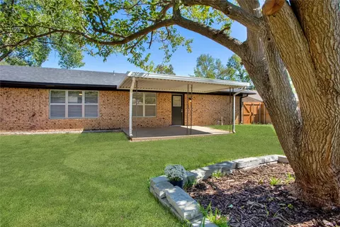 523 Bryan Dr, Denison, TX 75020